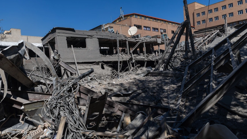 Un edificio de tecnología de la información y la comunicación en la Universidad Tecnológica de Sharif fue blanco de un ataque estadounidense-israelí.