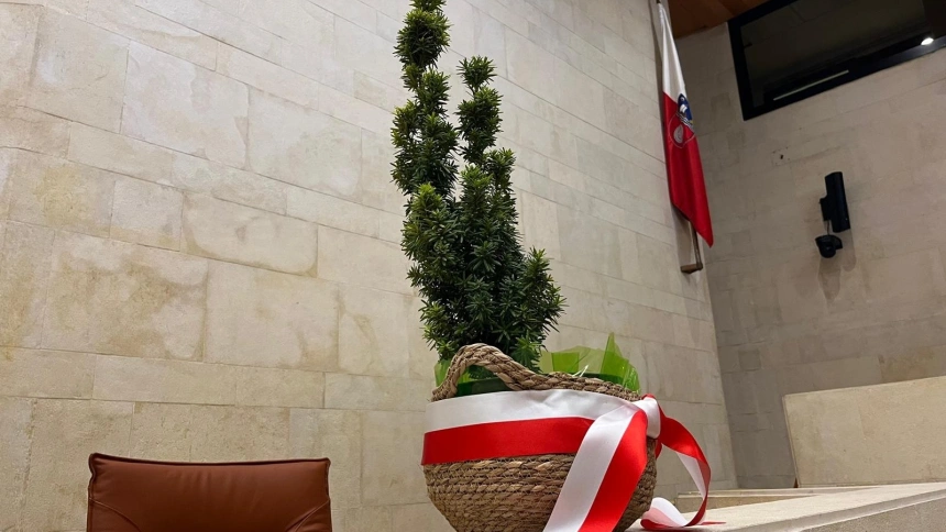 Tejo en el escaño que ocupaba el regionalista Javier López Marcano.