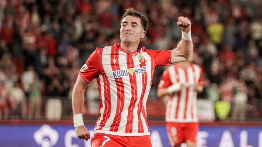 El Almería se aferra al ascenso directo en un partido loco con dos ...