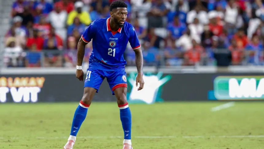 Camisa do Haiti.
