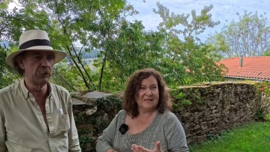 Ana y Máximo, compraron un pueblo abandonado de Asturias en una grabación de hilux_aventura