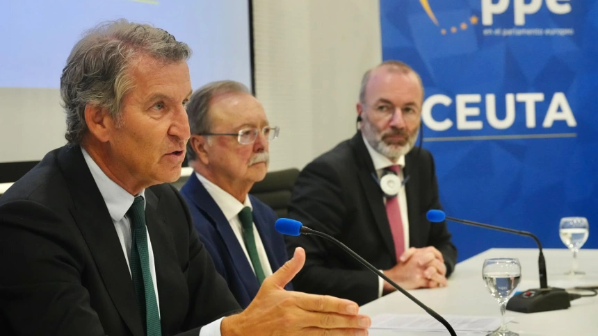 Alberto Núñez Feijóo junto al presidente de Ceuta Juan Vivas y el líder de los populares europeos Manfred Weber
