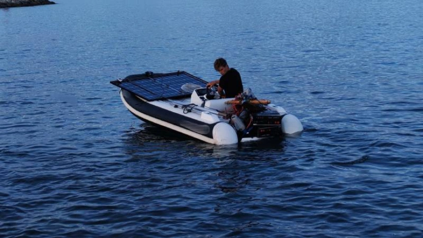 Ni rastro de las baterías y las placas solares del barco hundido en Dénia