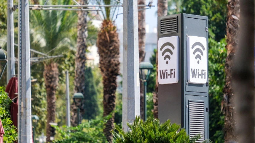 La Policía Foral advierte del riesgo del Wi-Fi público: "Ponle ...
