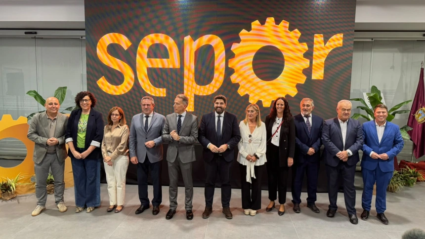 El presidente de Murcia, el consejero de Ganadería y el alcalde de Lorca, entre otras autoridades durante la inauguración de la 59 edición de Sepor