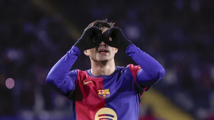 Pedri celebra su gol, primero del partido