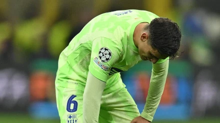 Gavi, cabizbajo, tras la eliminación del Barcelona en Champions League