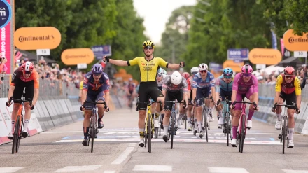 Olav Kooij logró la victoria al sprint en la duodécima etapa del Giro de Italia.