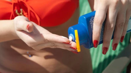 Crema solar en verano