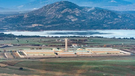 Prisión de Soto del Real entre las montañas de la Comunidad de Madrid (España)