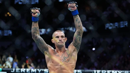 Dustin Poirer en ring en UFC 318