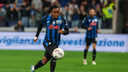 Lookman en un partido con el Atalanta