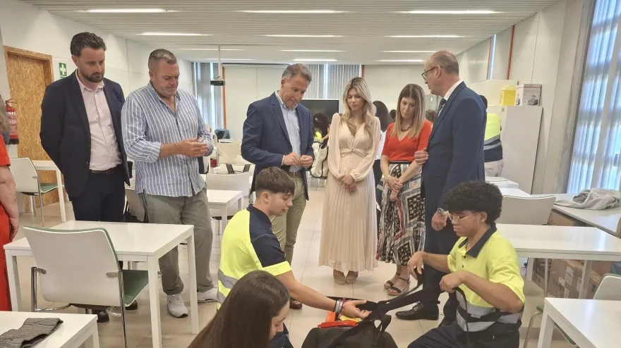 El consejero de Educación, el alcalde y otras autoridades en una reciente visita al centro de integrado de FP de Lorca