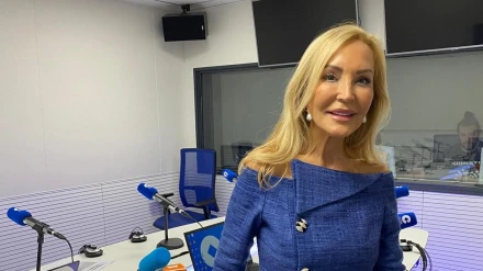 Carmen Lomana