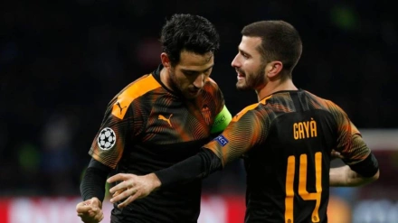 Gayà supera a su amigo Parejo