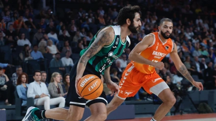 Ricky Rubio dejó muestras de su clase en el Roig Arena