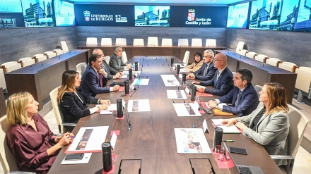 El presidente de la Junta de Castilla y León, Alfonso Fernández Mañueco, se reúne con el rector de la Universidad de Burgos, José Miguel García Pérez