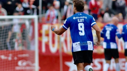 Slavy celebra su gol en Tarragona.