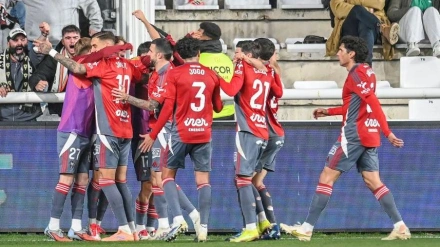 Los jugadores del Albacete celebran su victoria frente al Burgos