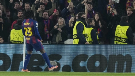 Koundé celebra el gol del Barcelona frente al Eintracht