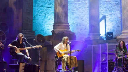 Cómo Robe Iniesta convirtió a Extremadura en un himno del rock: todas sus referencias a la tierrina