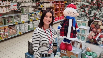 Alcampo Motril celebra la Navidad con su primer mercado de productos típicos