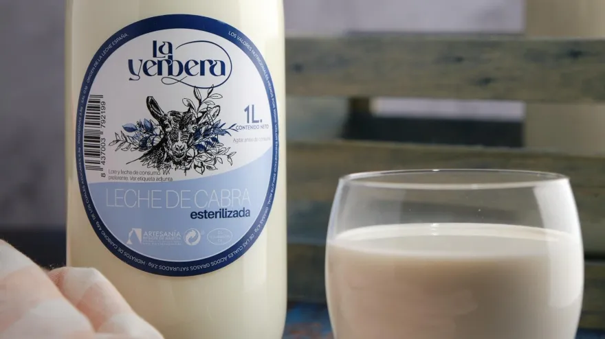 Leche de cabra esterilizada