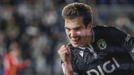 Íñigo Córdoba celebra uno de sus dos goles contra el Getafe