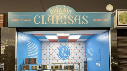 Monjas de la Orden de las Clarisas abren un puesto de repostería artesana en el mercado de Huelin