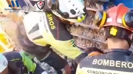 Así ha sido el rescate de un trabajador sepultado bajo tres metros de escombros en Vélez-Málaga: "Aguanta Miguel"