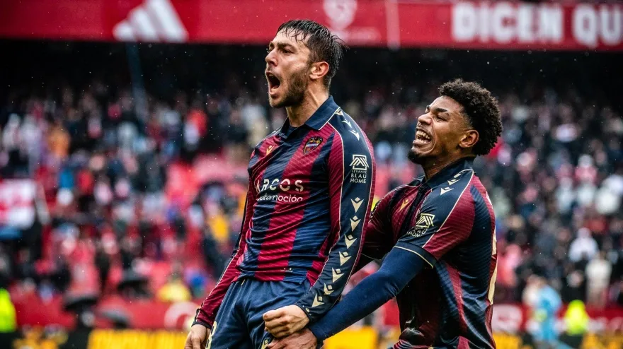 Losada celebró su primer gol como levantinista