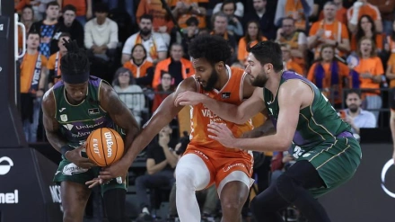 La defensa malagueña frena a Braxton Key
