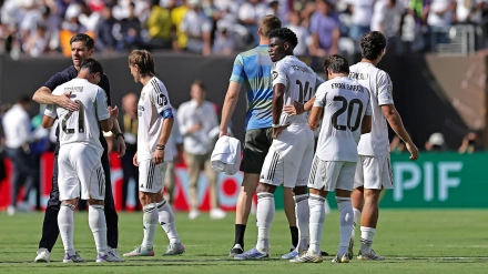 Los jugadores del Real Madrid y Xabi Alonso