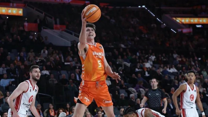 De Larrea fue uno de los mejores ante el Casademont Zaragoza