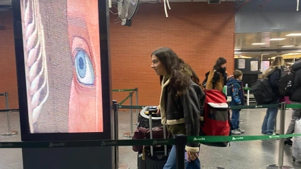 Claudia al ir a coger el tren