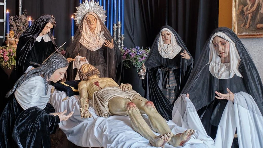 Santísimo de la Caridad expuesto a la veneración de los fieles