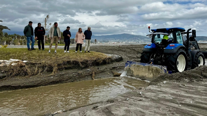 Motril hace balance de la borrasca Leonardo y pone el foco en los graves daños en la costa