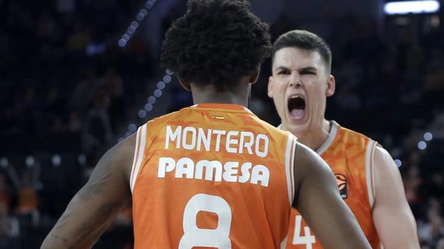 Pradilla y Montero celebran con pasión una canasta