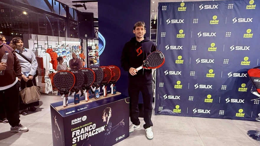 Acto de presentación en la tienda Padel Nuestro