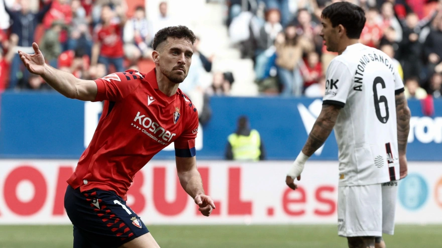 Kike Barja celebra su gol en el Osasuna - Mallorca