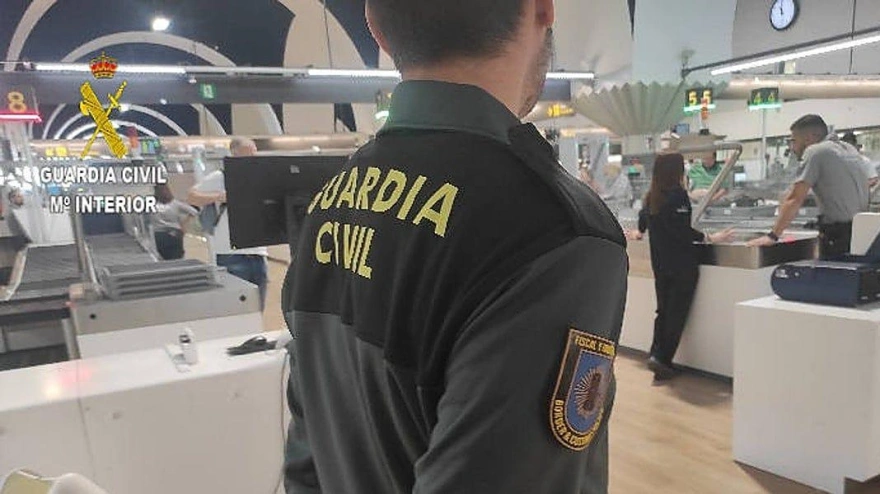 Guardia Civil en el aeropuerto