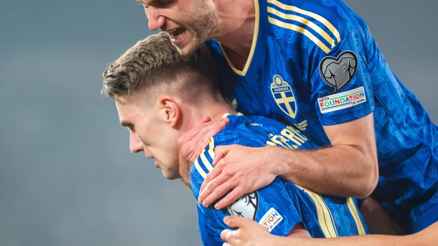 Un hat-trick de Gyokeres deja a Suecia a solo un partido del Mundial.