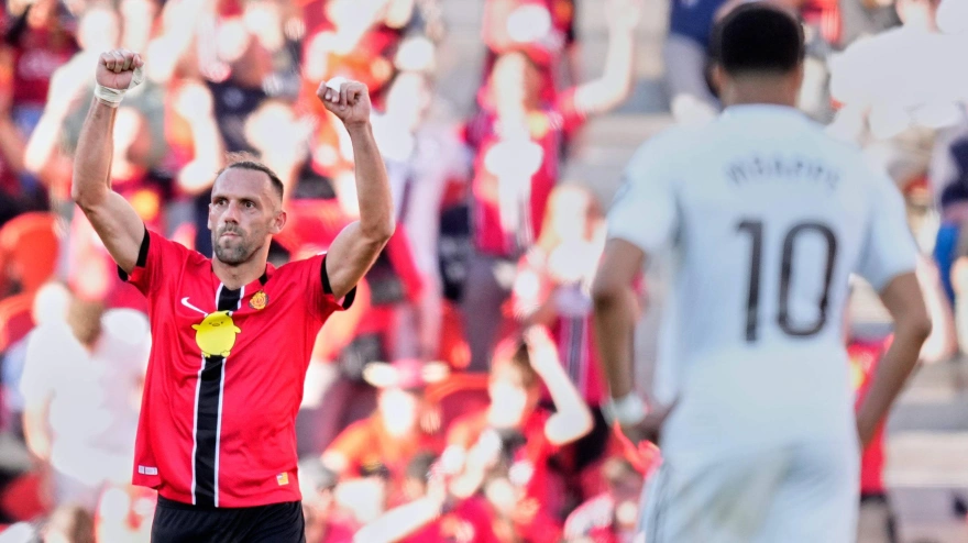 Muriqi celebra la victoria del Mallorca frente al Real Madrid
