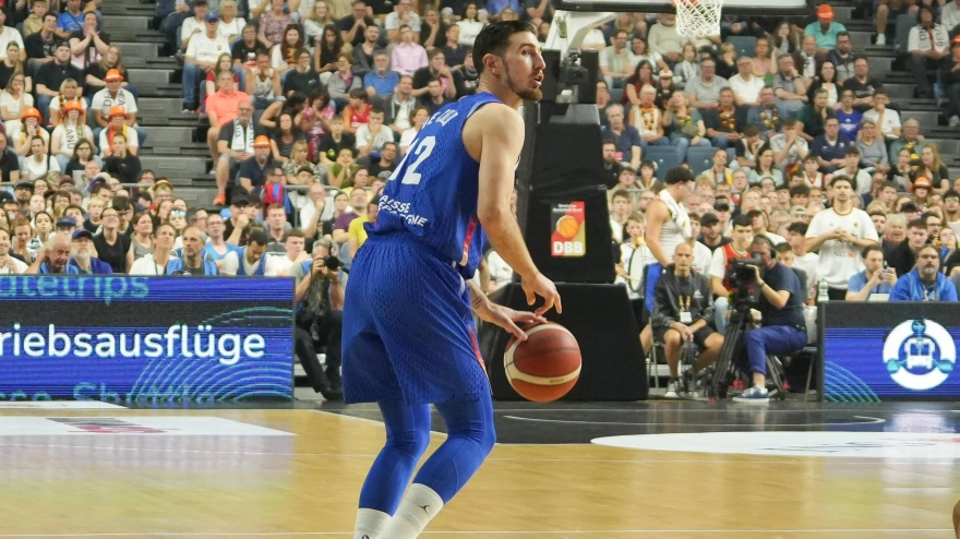 Nando de Colo, con la selección de Francia