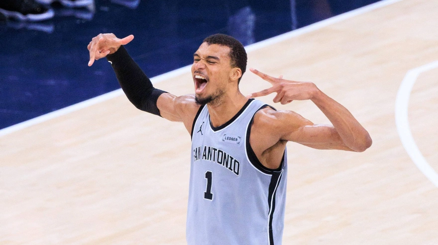 Victor Wembanyama gana el defensor del año en la NBA