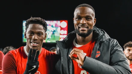 Larin marca el gol 30 con Canadá