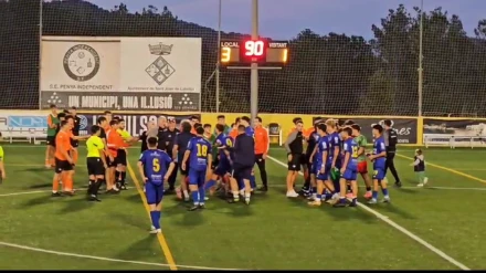 Agresión de un jugador de la Penya Independent a otro del Andratx