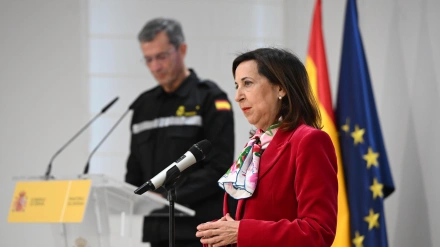 La ministra de Defensa, Margarita Robles, durante la rueda de prensa ofrecida tras la reunión del comité de crisis para el seguimiento de los efectos de la DANA