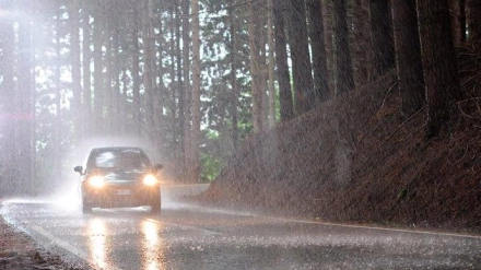 Conducción seguraotoño ya está aquí y comienza la temporada más lluviosa del año. Se empieza a notar que los días se acortan y las horas de luz son cada vez más escasas. Se juntan así en esta época dos de los factores que más afectan a la visibilidad en la conducción: el mal tiempo y la escasez de luz.SOCIEDADTHINKSTOCK