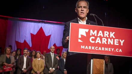 El candidato a líder del Partido Liberal de Canadá, Mark Carney, se dirige a sus partidarios en Montreal el jueves 6 de marzo de 2025